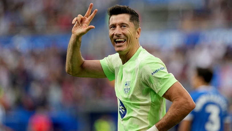Robert Lewandowski marcou três golos em 32 minutos